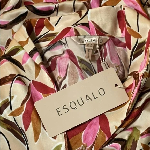 Esqualo Tropical Floral Print (silky/sexy) Top - Picture 3 of 4